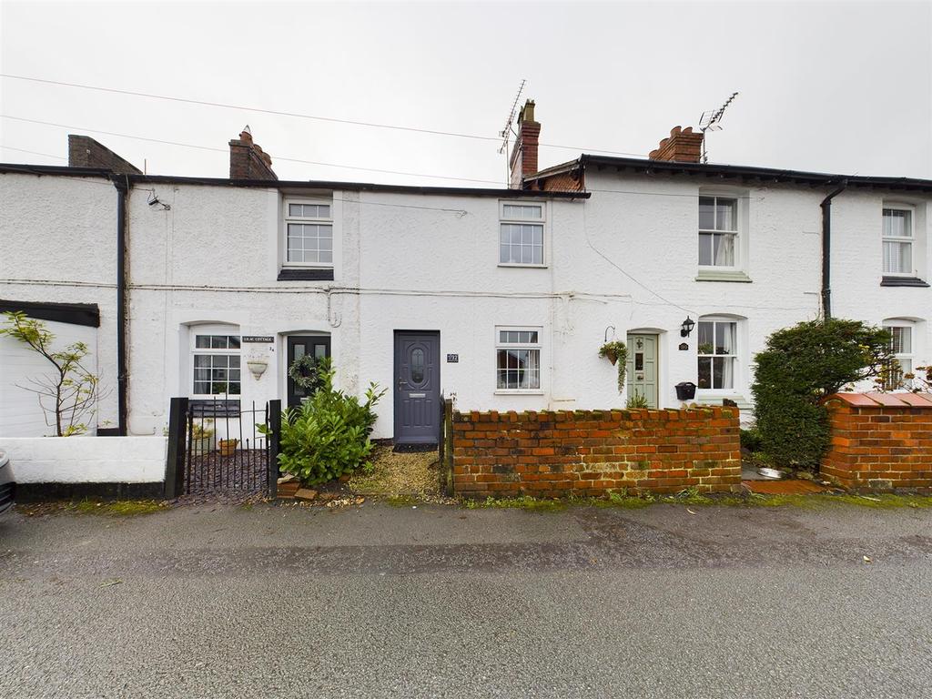 Hillock Lane, Gresford, Wrexham 2 bed terraced house £750 pcm (£173 pw)