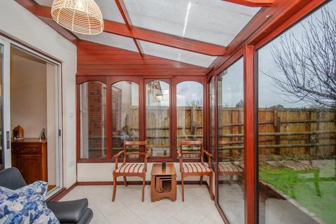Ocho-rios Beacon Lane, Winterbourne, Bristol, BS36 1JU