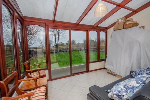 Ocho-rios Beacon Lane, Winterbourne, Bristol, BS36 1JU