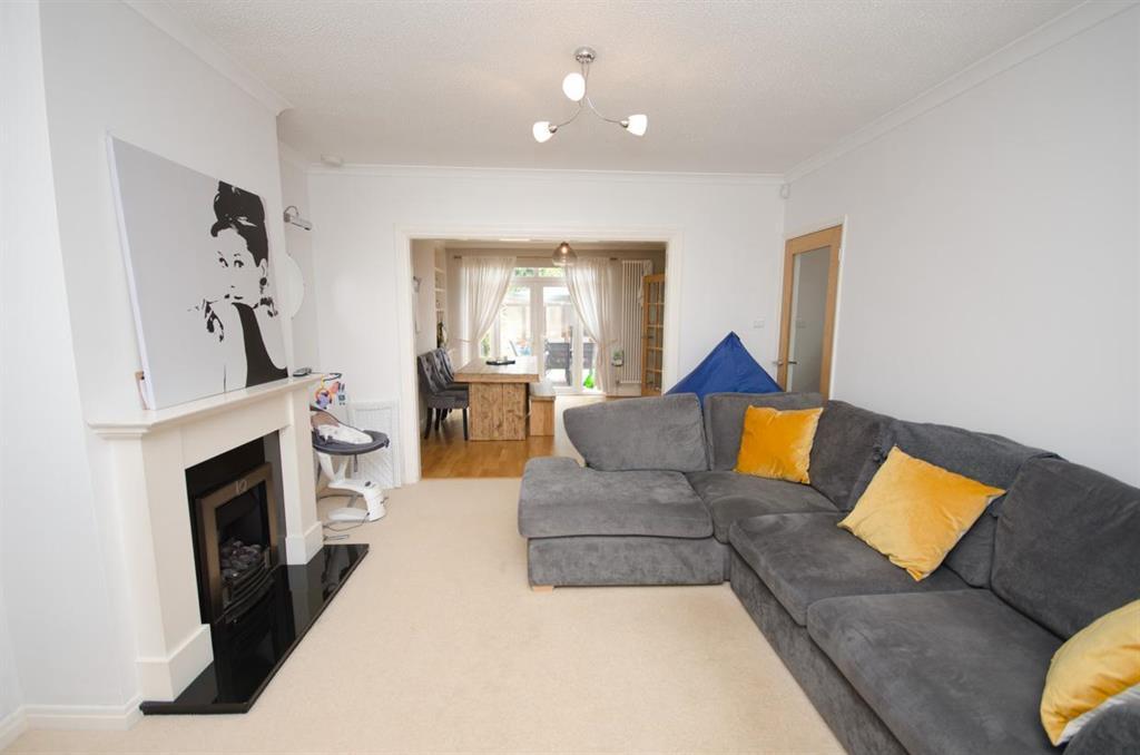 Wedgewood Road, Downend, Bristol, BS16 6LT 3 bed semidetached house