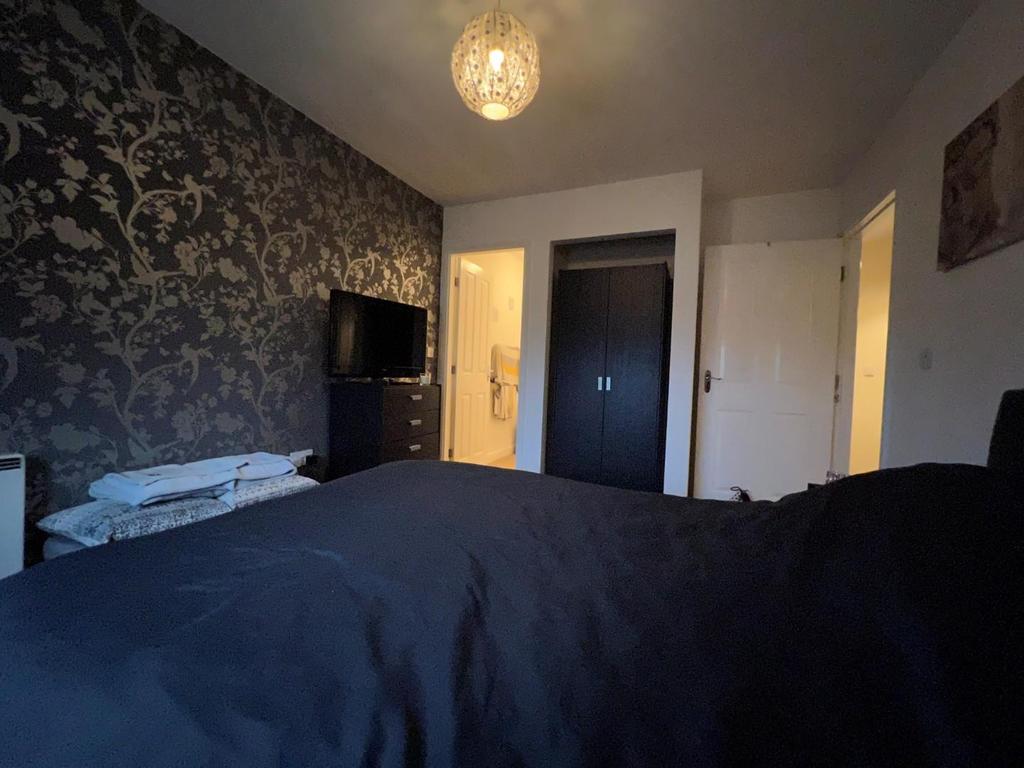 Redfield Croft, Leigh 2 bed apartment £725 pcm (£167 pw)