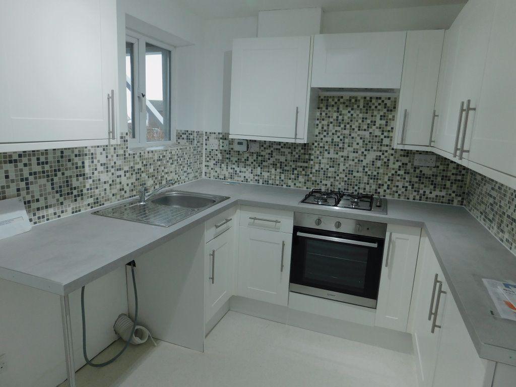Little Ridge Avenue, East Sussex 2 bed house £975 pcm (£225 pw)