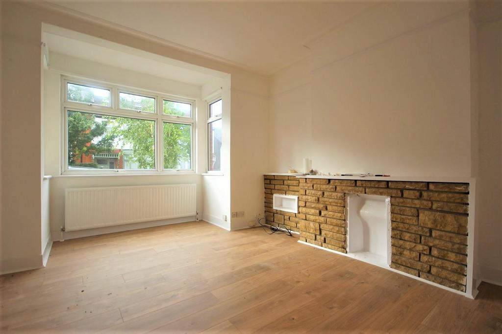 Howard Road, Walthamstow, E17 2 bed apartment £1,550 pcm (£358 pw)