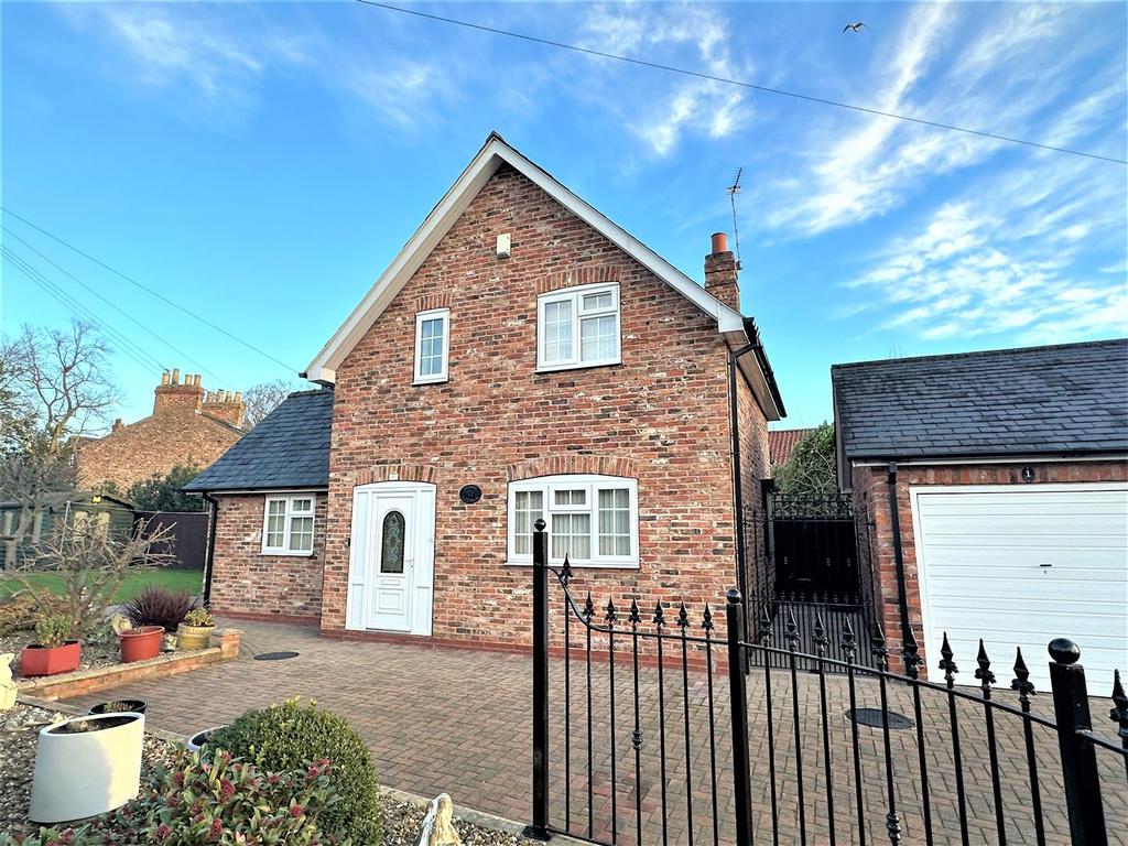 Askham Lane, York 2 bed house £325,000