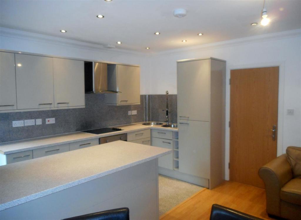 Albany Road, Cardiff 1 bed flat £735 pcm (£170 pw)