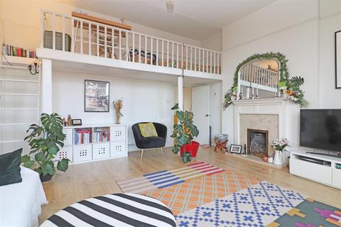 Flat 3a, 12 Cavendish Road, Redhill, RH1 4AE