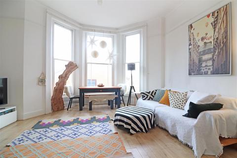 Flat 3a, 12 Cavendish Road, Redhill, RH1 4AE