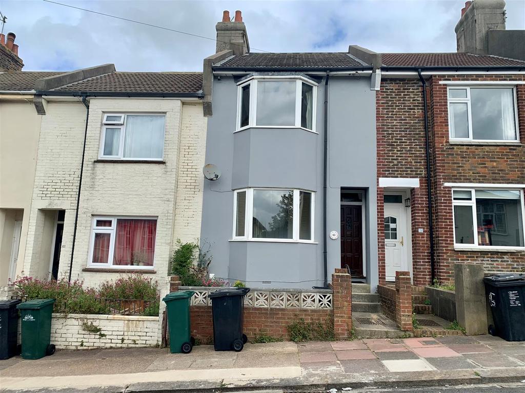 Ladysmith Road, Brighton 4 bed semidetached house £2,164 pcm (£499 pw)