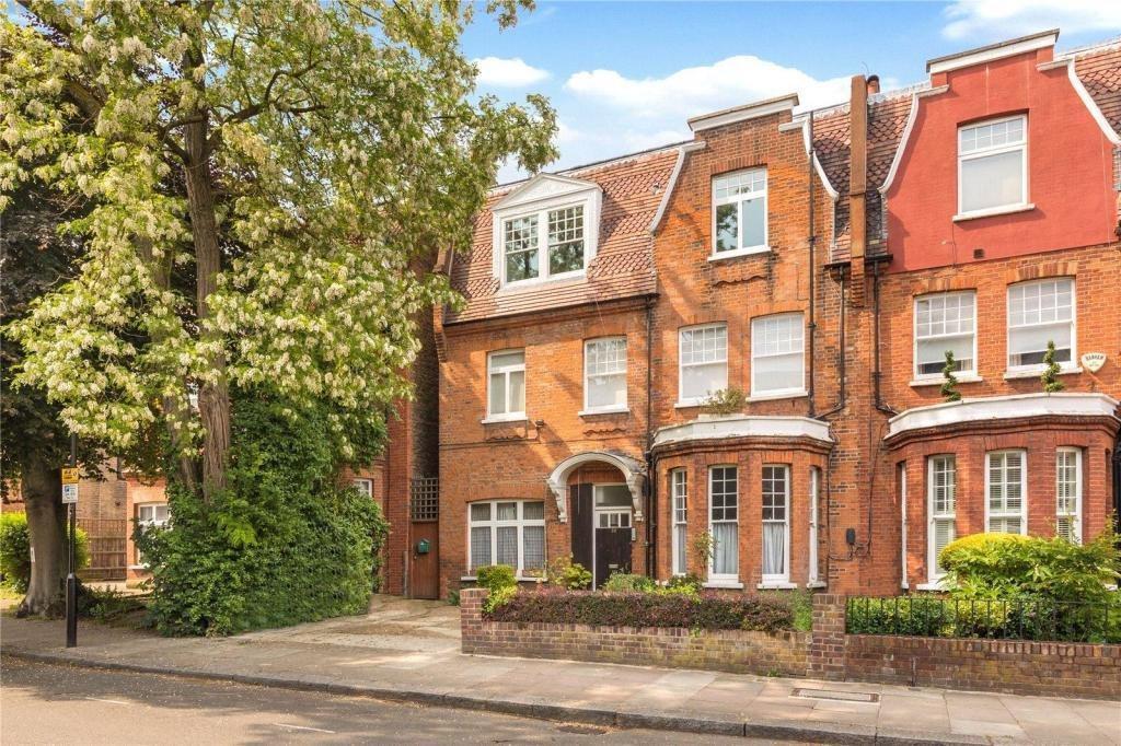 Aberdare Gardens, South Hampstead, NW6 2 bed apartment £3,012 pcm (£