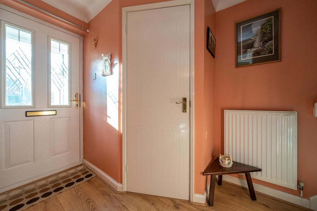 Laureate Way, Gadebridge, Hemel Hempstead, Hertfordshire, HP1 3RL 3 bed