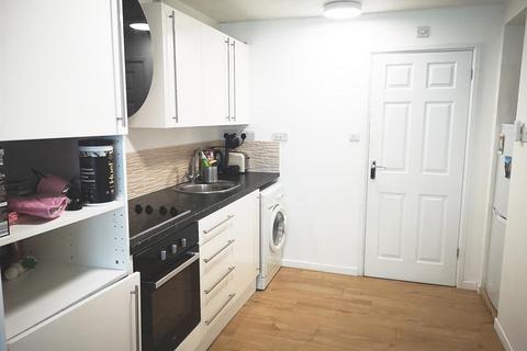 1 bedroom apartment for sale, Worcester Road, Sutton