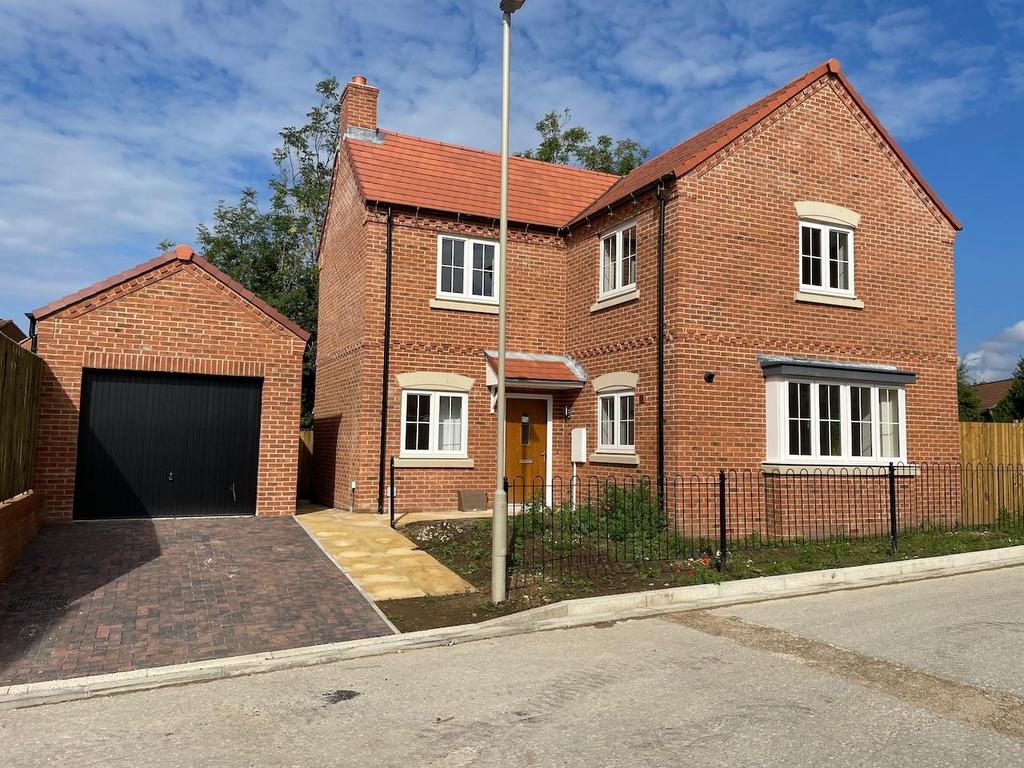 Wainds Field, Kirkbymoorside, York 4 bed detached house for sale £330,000