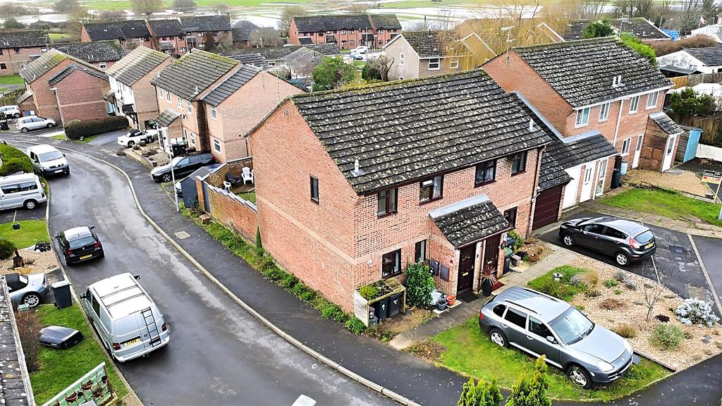 Meadow View, Charminster, Dorchester 3 bed semidetached house £290,000