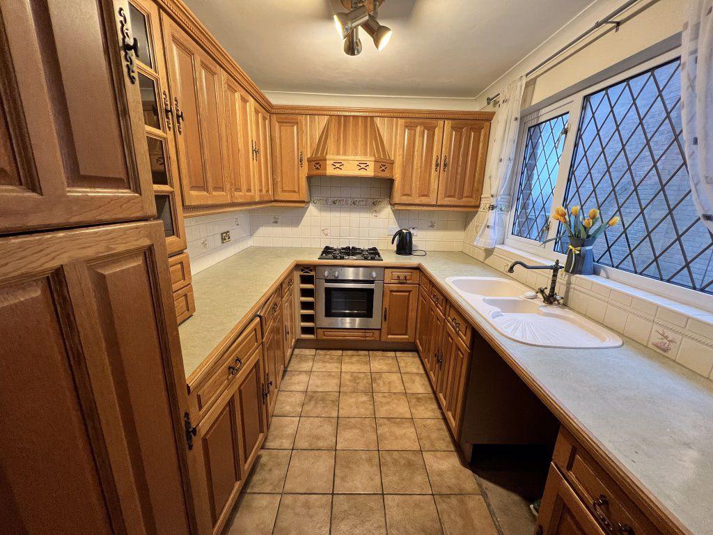Nunns Lane, Featherstone, WF7 3 bed bungalow £700 pcm (£162 pw)