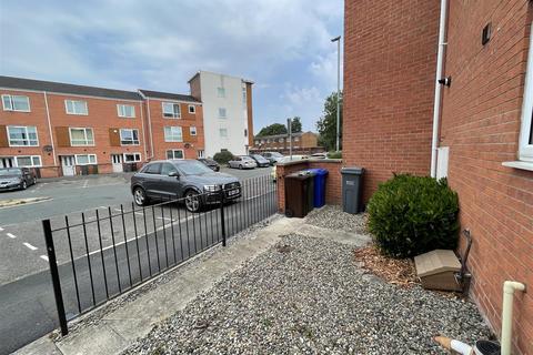38 Flixton Road, Manchester, M13 9GU
