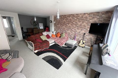 38 Flixton Road, Manchester, M13 9GU