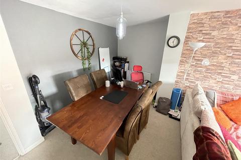 38 Flixton Road, Manchester, M13 9GU