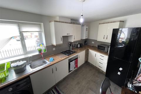 38 Flixton Road, Manchester, M13 9GU