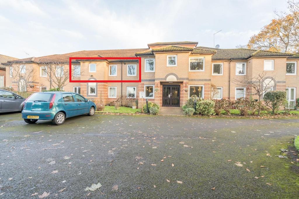 Victoria Drive, Bognor Regis 2 bed apartment for sale £125,000
