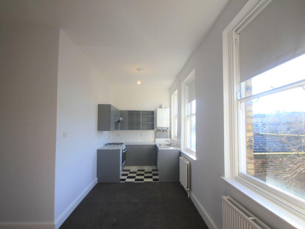 Bouverie Road, Stoke Newington, N16 2 bed flat £1,712 pcm (£395 pw)
