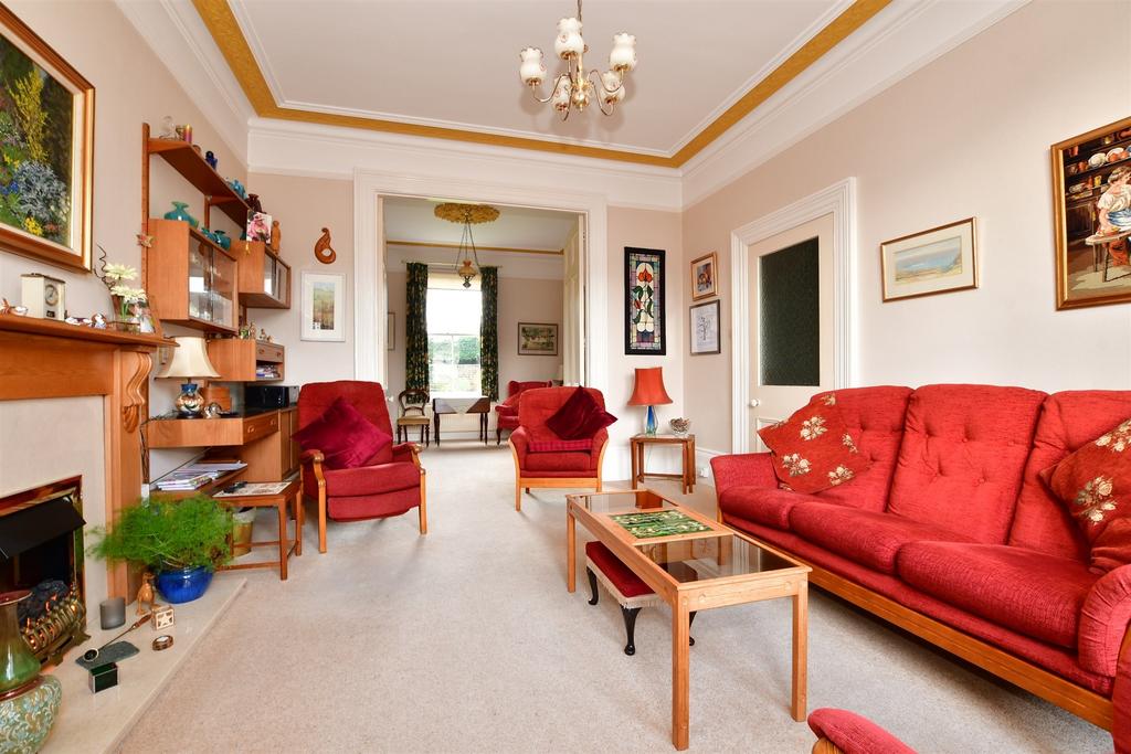 Royal Crescent, Sandown, Isle of Wight 7 bed detached house for sale £550,000