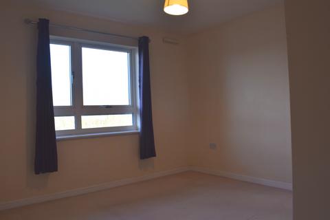 2 bedroom flat to rent, West Cotton Close, Northampton, NN4