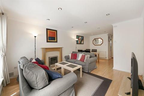 2 bedroom flat for sale, Holm Oak Close, SW15