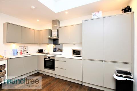 2 bedroom apartment for sale, Walsingham House, High Road, Whetstone N20
