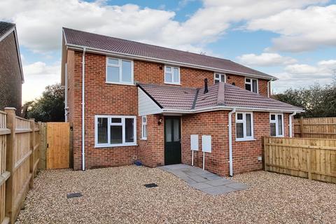 3 bedroom semi-detached house to rent, Wheelers Walk, Blackfield SO45