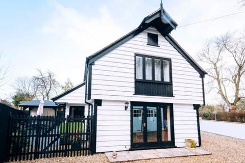 2 bedroom barn conversion to rent, Minety, SN16