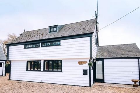 2 bedroom barn conversion to rent, Minety, SN16