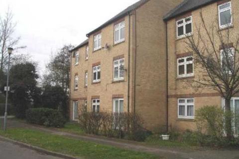 3 bedroom flat to rent, Haltside, Hatfield