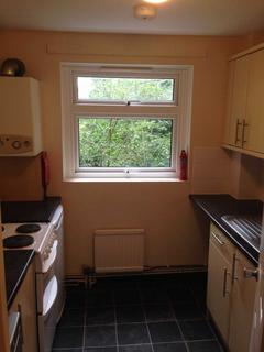 3 bedroom flat to rent, Haltside, Hatfield