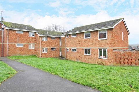 2 bedroom flat for sale, Abbatts Close, Ludgershall, SP11