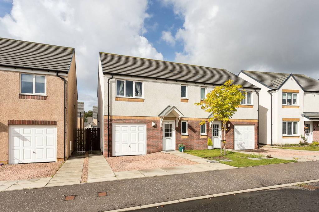22 Hawk Street, Dunfermline, KY11 8WD 3 bed semidetached house for sale £210,000