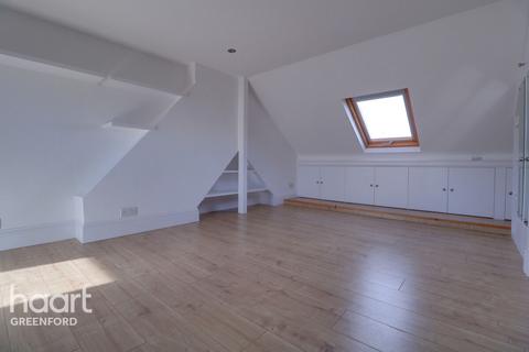 116 Wadham Gardens, Greenford, UB6 0BS
