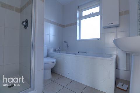 116 Wadham Gardens, Greenford, UB6 0BS