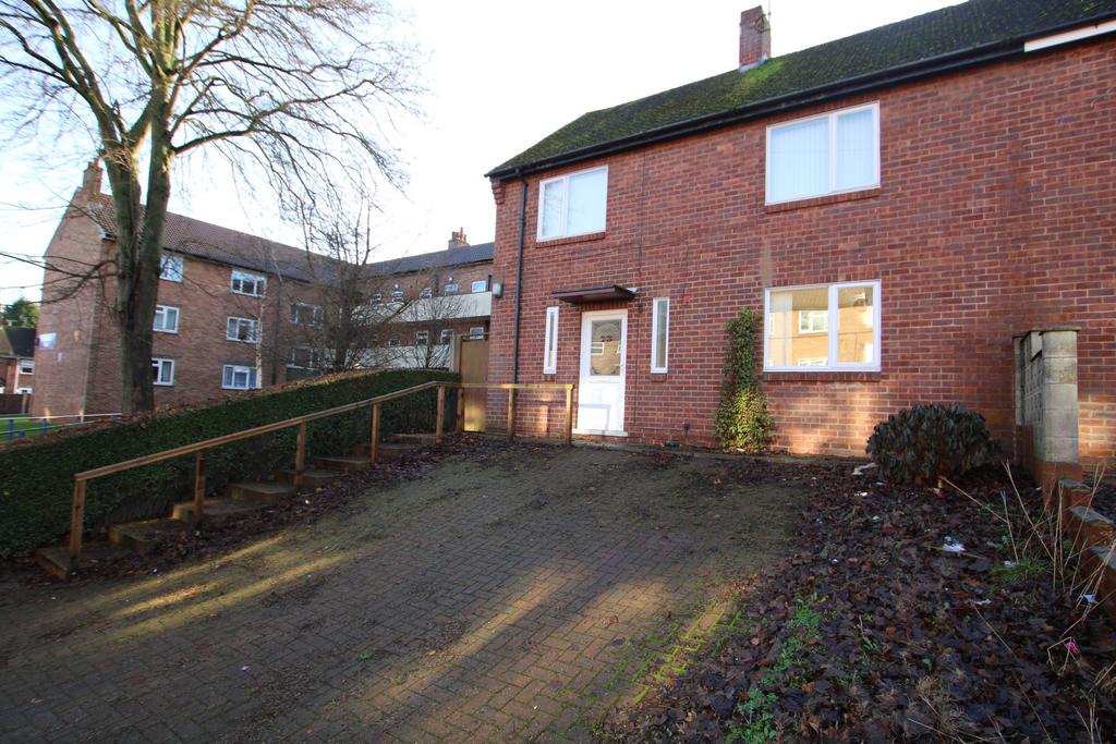 Hawfield Lane, Winshill... 3 bed semidetached house £170,000