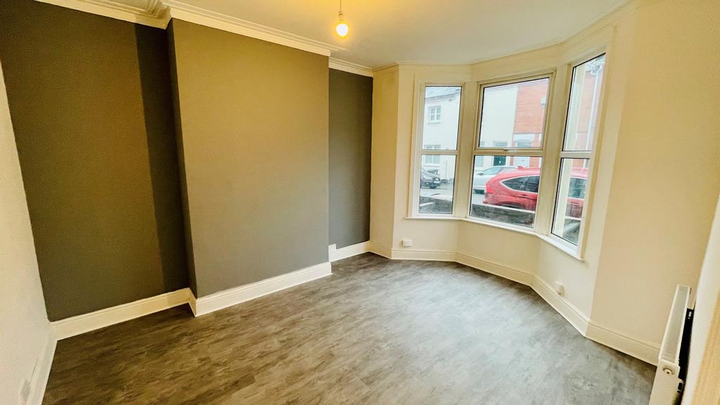 Caldecote Road, Coventry, CV6 3 bed terraced house £210,000