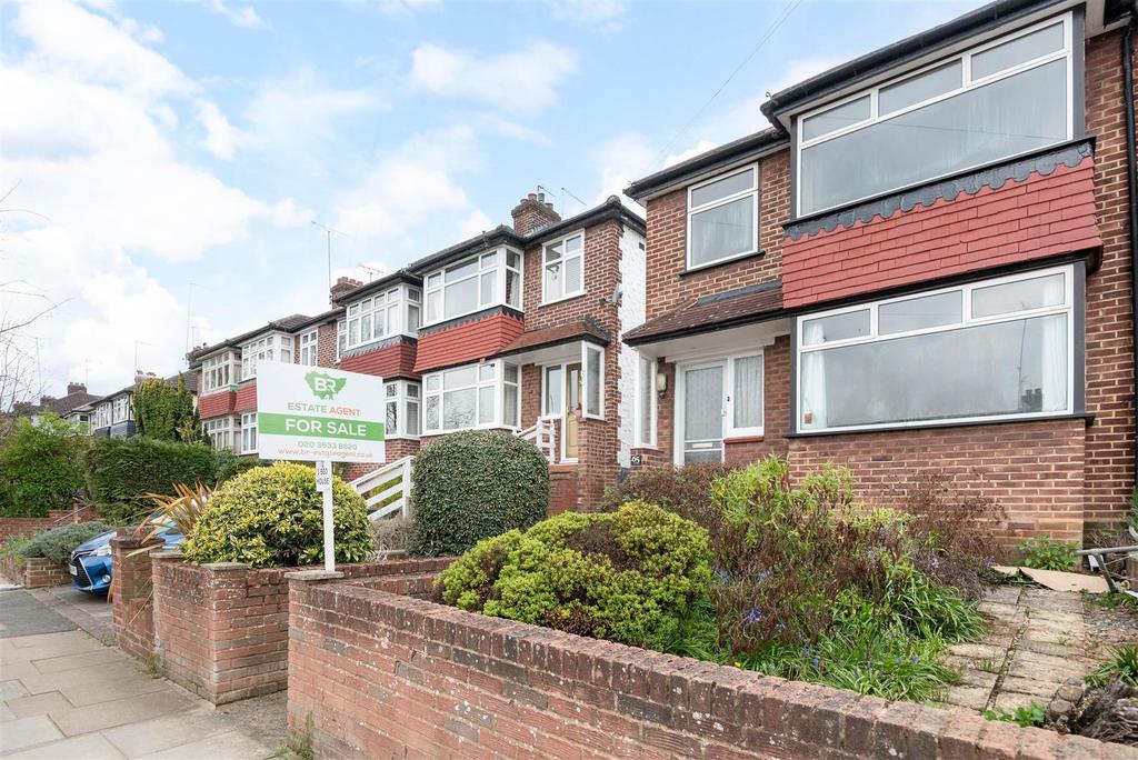 Oak Tree Gardens, Bromley 3 bed end of terrace house for sale £499,000
