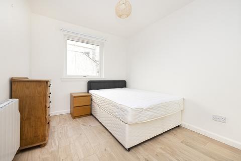 11/3 Bells Wynd, Edinburgh, EH1 1QY