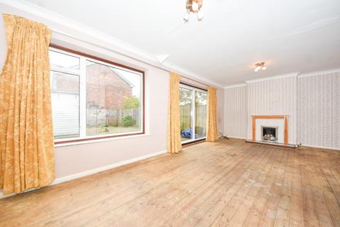 81 Foxes Way, Warwick, CV34 6AY