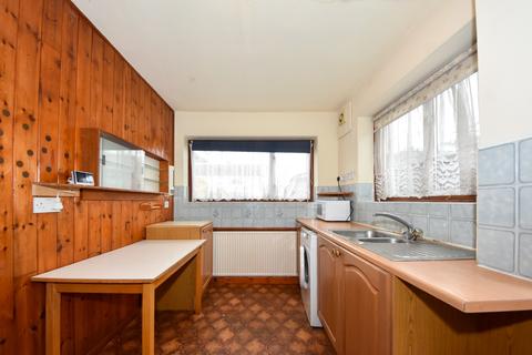 81 Foxes Way, Warwick, CV34 6AY