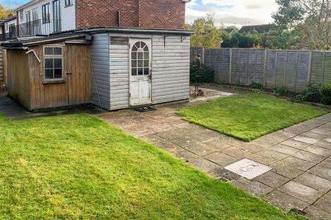 81 Foxes Way, Warwick, CV34 6AY