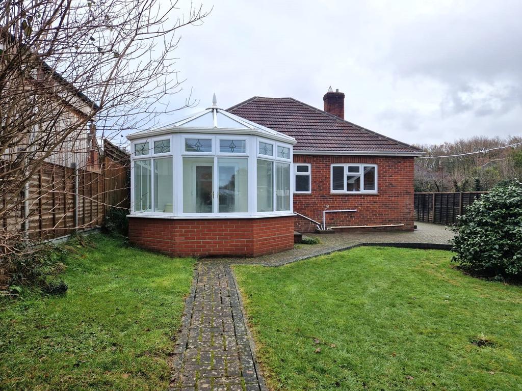Bye Road, Swanwick, Southampton, Hampshire. SO31 7GX 3 bed detached