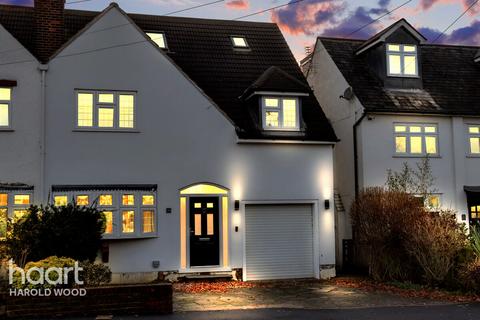 20 Redden Court Road, Romford, RM3 0XA
