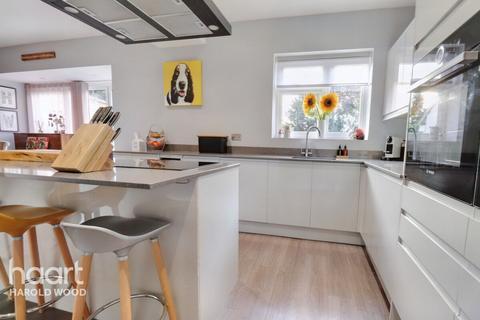 20 Redden Court Road, Romford, RM3 0XA