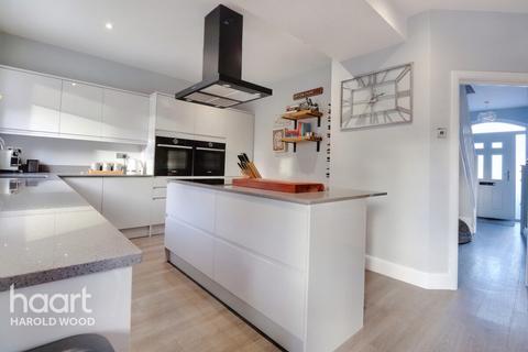 20 Redden Court Road, Romford, RM3 0XA