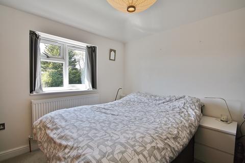 3 bedroom end of terrace house to rent, Granville Road, Woking, Surrey, GU22