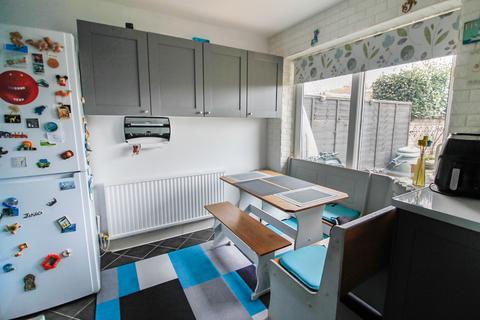33 Clement Drive, Rhyl, LL18 4HU